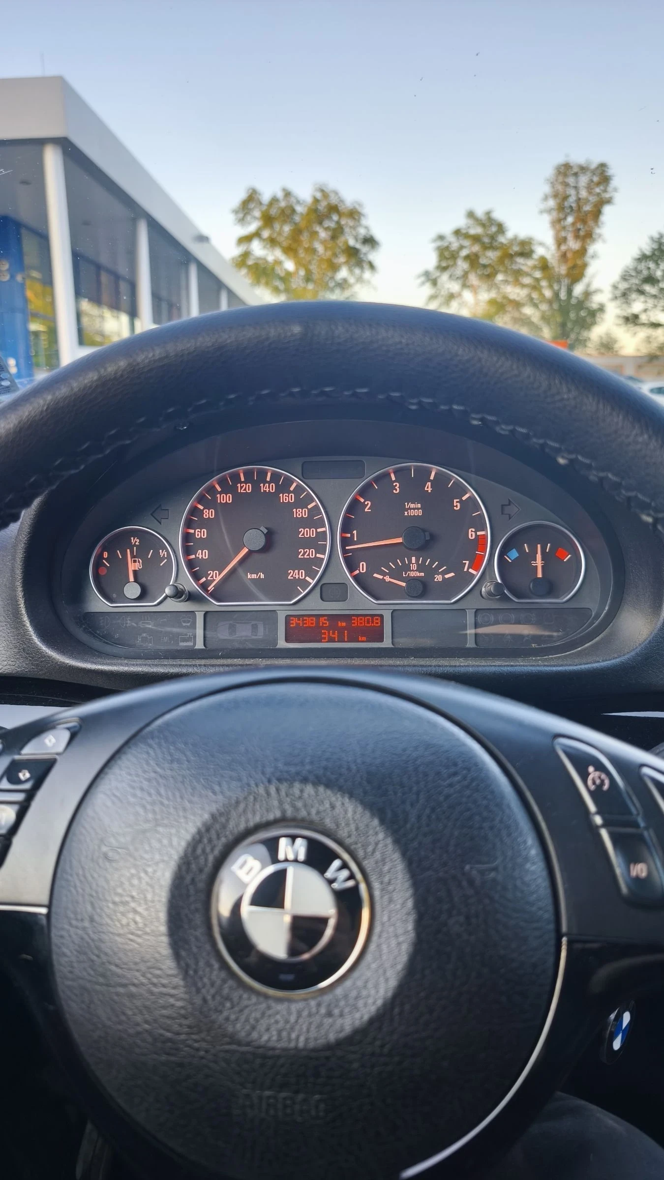 BMW 330, снимка 8 - Автомобили и джипове - 54324627