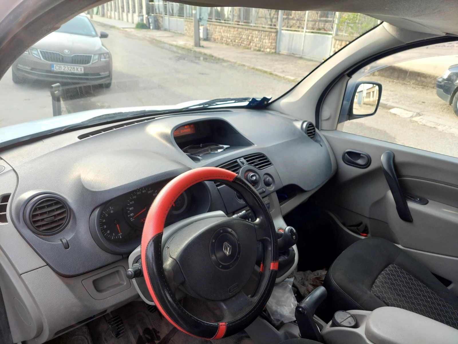 Renault Kangoo Бензин/Газ, снимка 3 - Автомобили и джипове - 54397831
