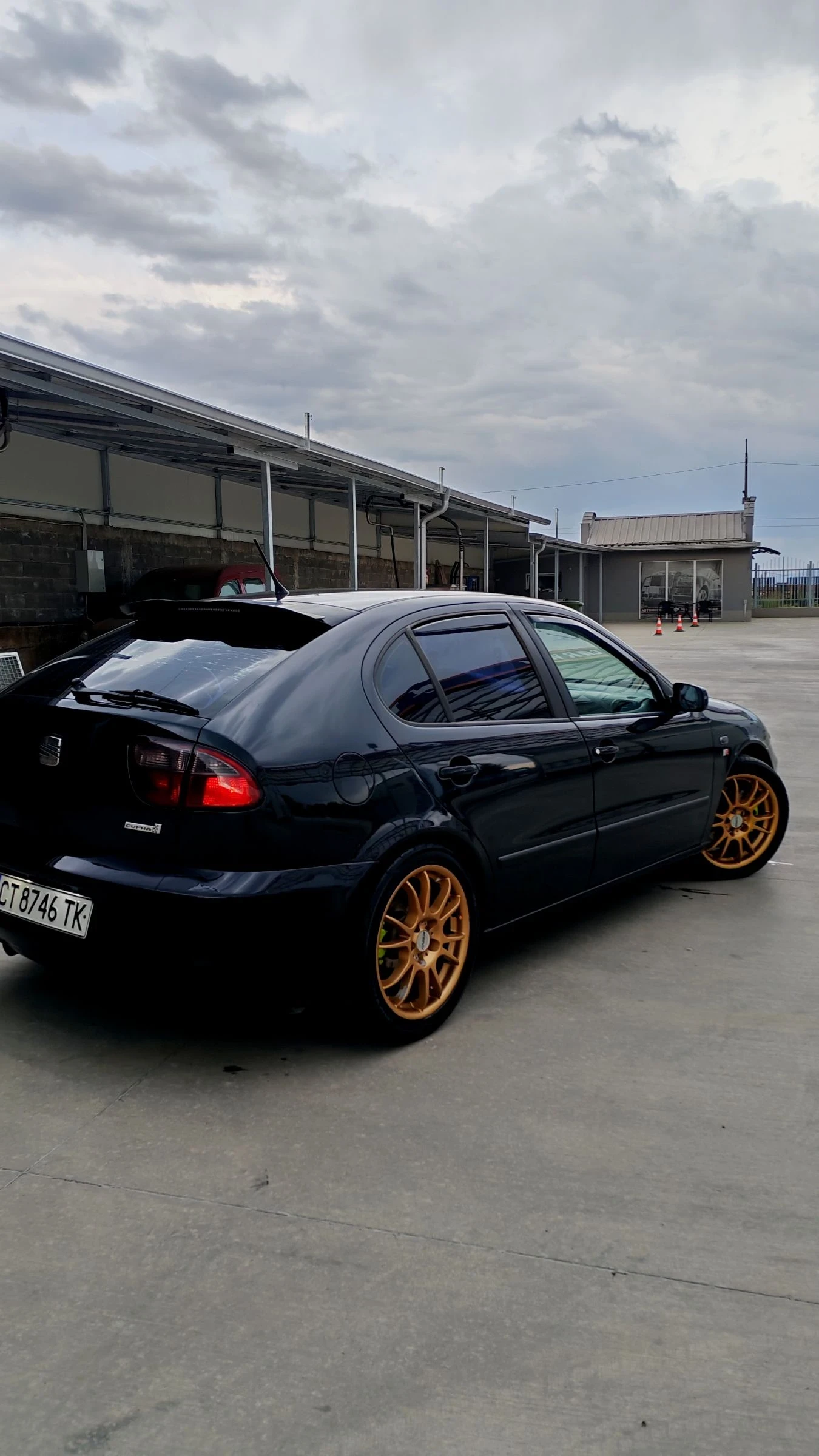 Seat Leon 1.8T 180 FR , снимка 3 - Автомобили и джипове - 54654137