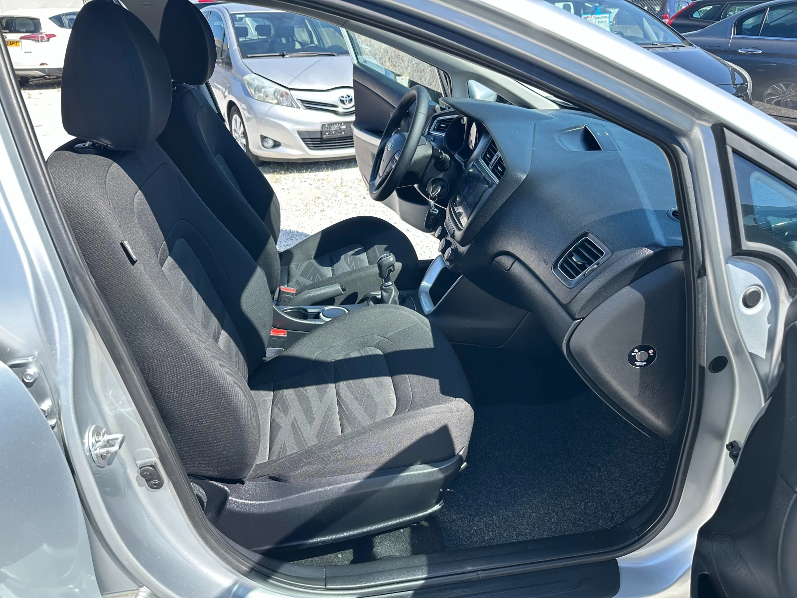 Kia Ceed 1.6CRDI* NAVI* TOP, снимка 8 - Автомобили и джипове - 54703306