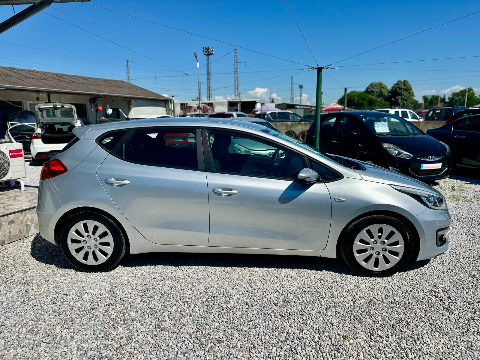 Kia Ceed 1.6CRDI* NAVI* TOP, снимка 6 - Автомобили и джипове - 54703306