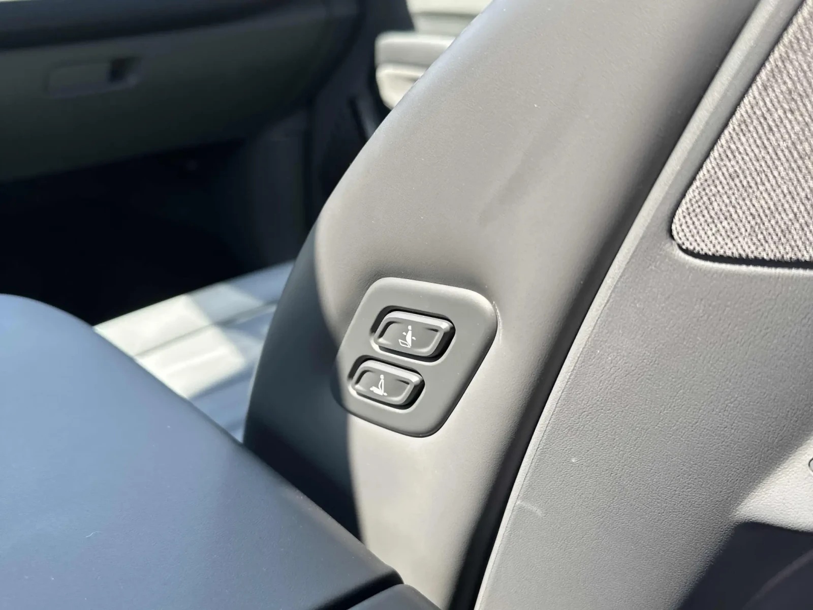 Kia EV9 AWD* LAND* 99.8kW, снимка 12 - Автомобили и джипове - 55411206