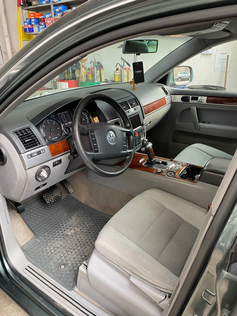 VW Touareg 2.5 TDI, снимка 6 - Автомобили и джипове - 47730352