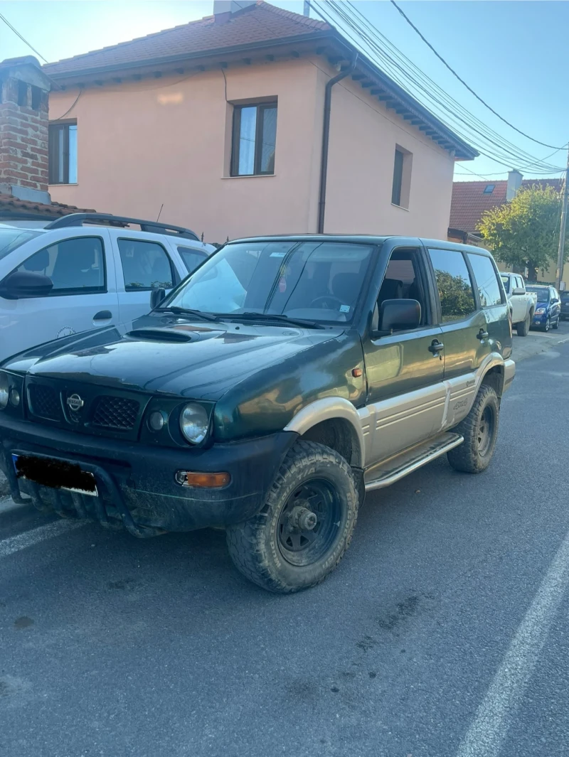 Nissan Terrano 2.7, снимка 3 - Автомобили и джипове - 47680365