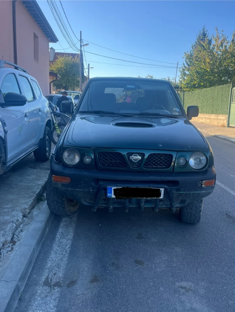 Nissan Terrano 2.7, снимка 2 - Автомобили и джипове - 47680365