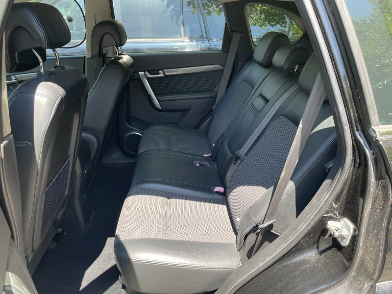 Chevrolet Captiva 2.0 150кс / 4x4 / АВТОМАТ / 7 места, снимка 9 - Автомобили и джипове - 52520115