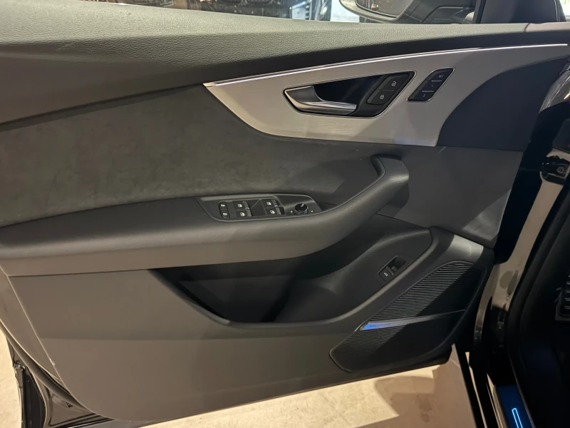 Audi Q8 50 TDI S-line НОВ, снимка 4 - Автомобили и джипове - 50557956