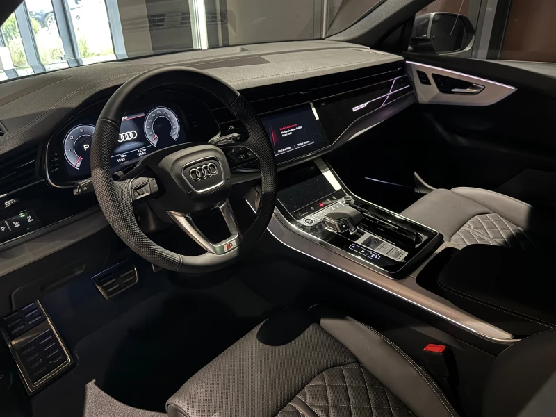Audi Q8 50 TDI S-line НОВ, снимка 5 - Автомобили и джипове - 50557956