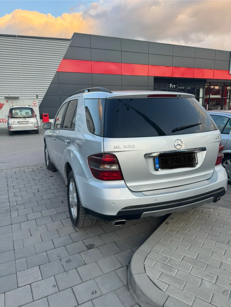 Mercedes-Benz ML 320, снимка 4 - Автомобили и джипове - 53525824