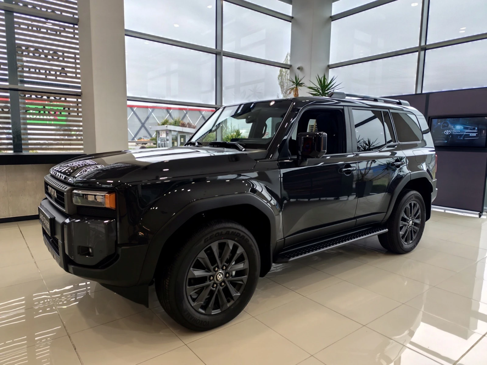 Toyota Land cruiser 250 2.8D Luxury - изображение 2