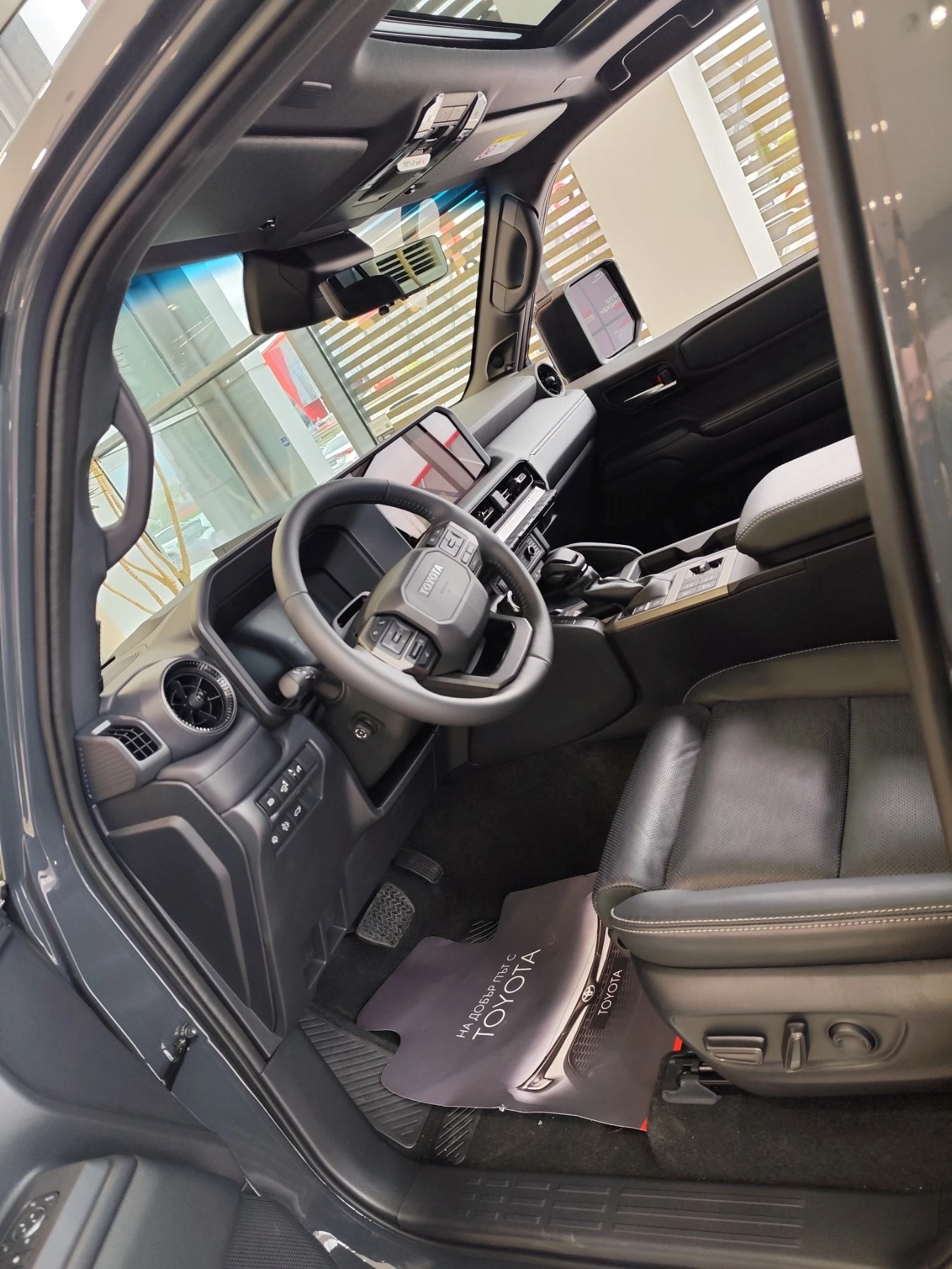Toyota Land cruiser 250 2.8D Luxury - изображение 7