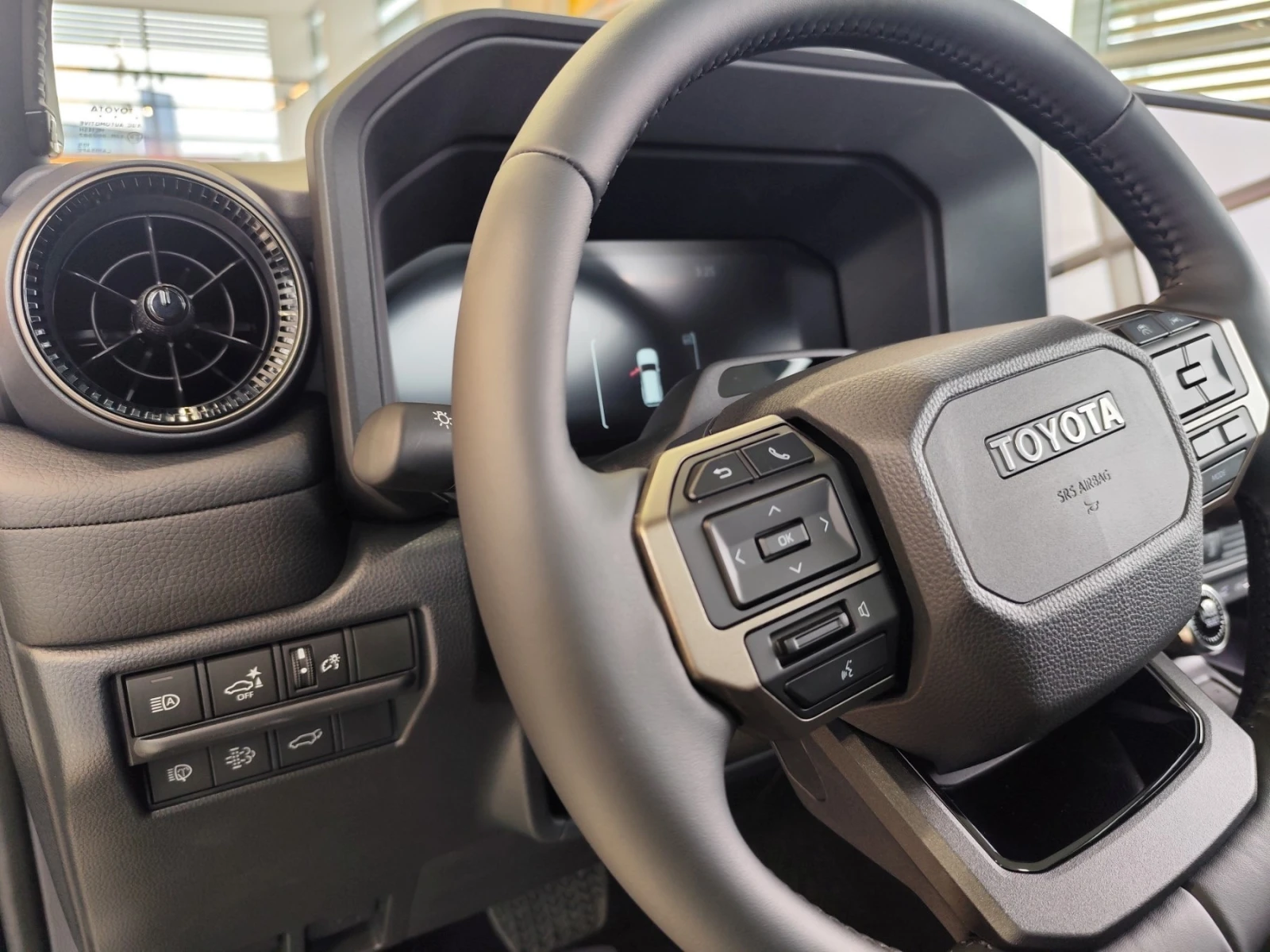 Toyota Land cruiser 250 2.8D Luxury - изображение 9