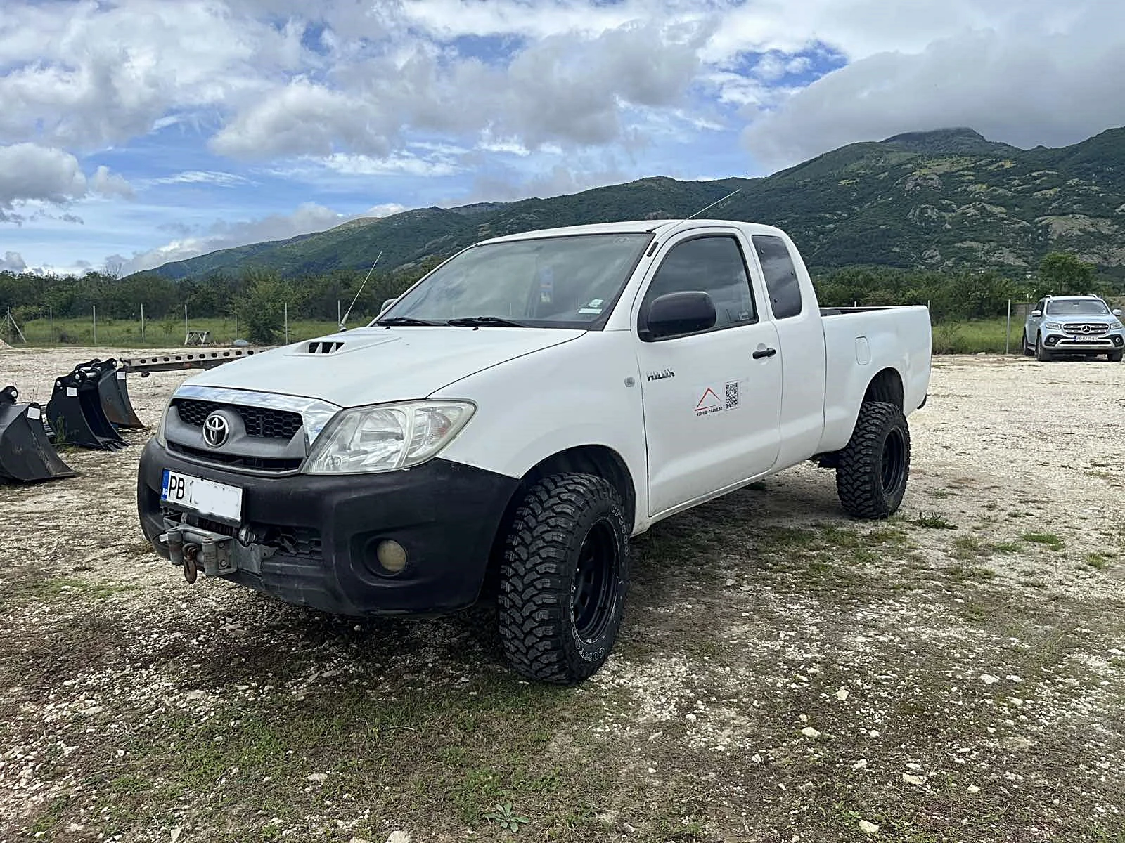 Toyota Hilux 2.5d4d 4x4 - изображение 2