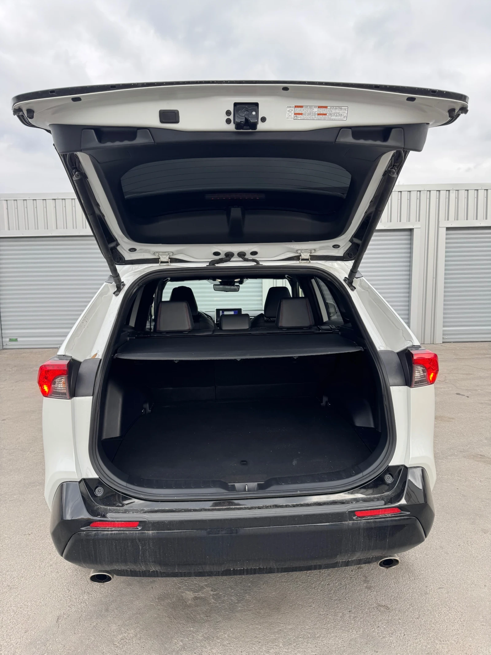 Toyota Rav4 Plug-in hybrid, снимка 8 - Автомобили и джипове - 53890639