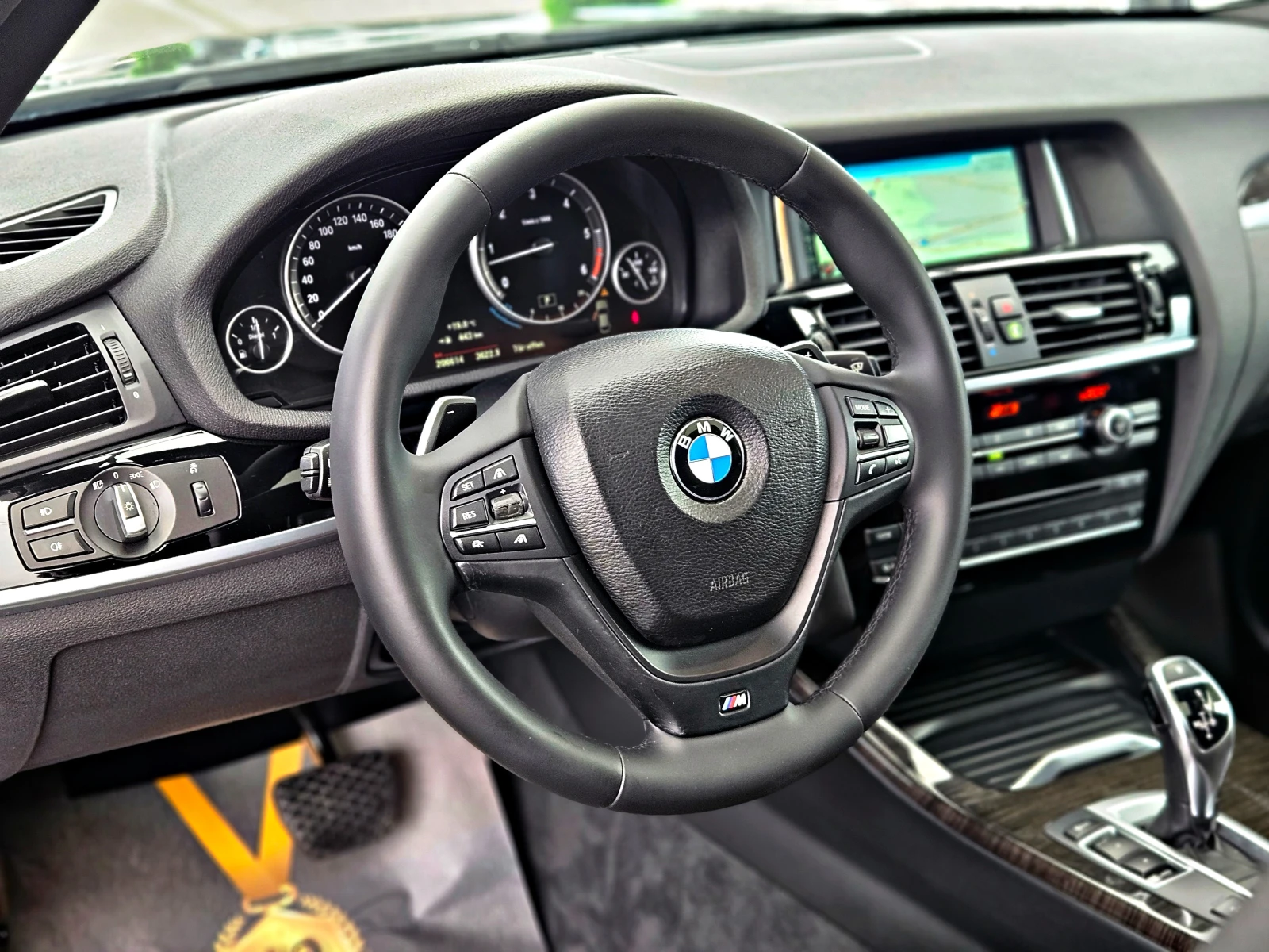 BMW X4 M/3.5XD/SHADOW/DISTR/CAMERA/HARMAN/KARDON/AMBI/LI, снимка 11 - Автомобили и джипове - 53974998