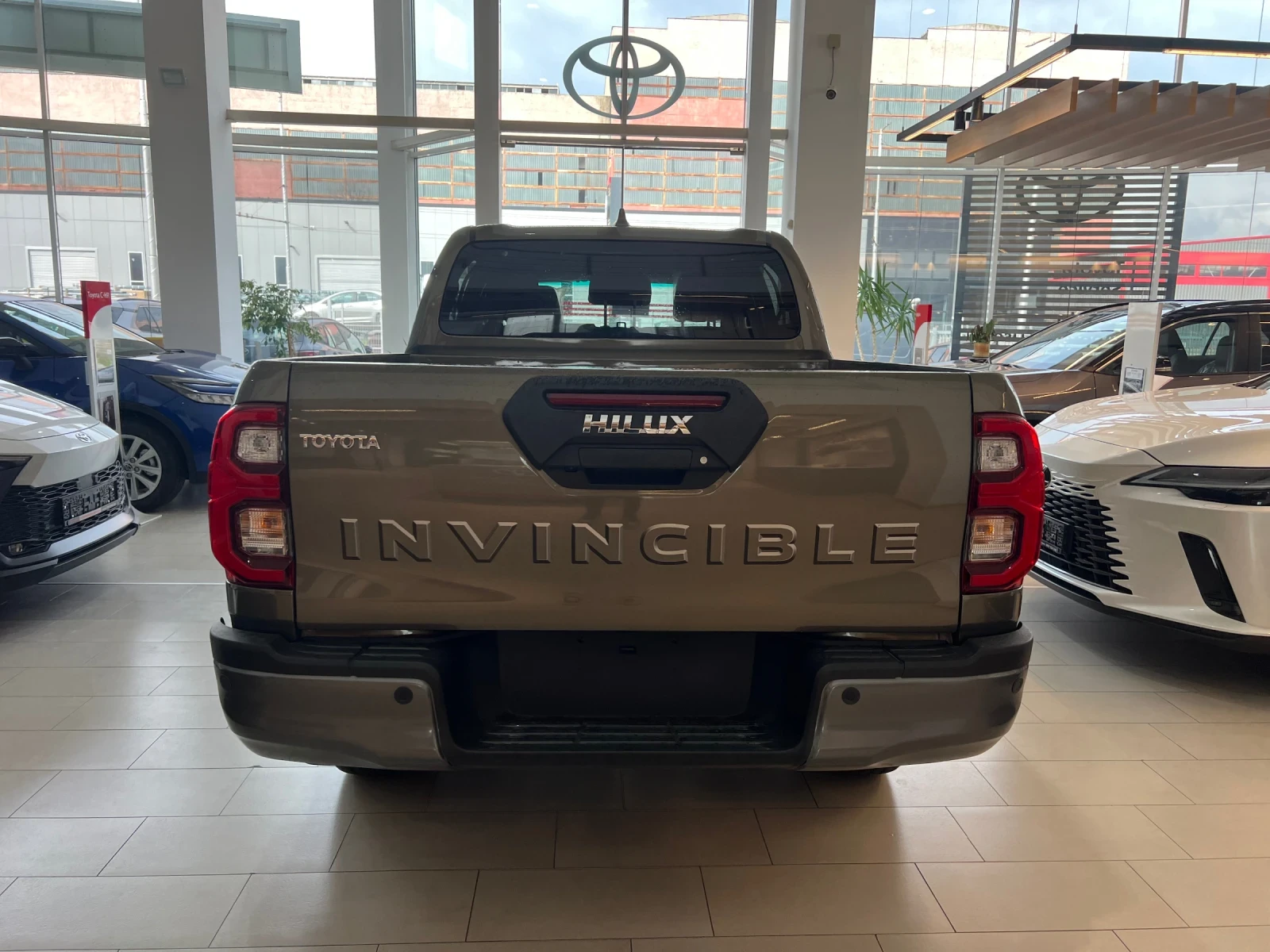 Toyota Hilux Invincible JBL MildHybrid 48V , снимка 4 - Автомобили и джипове - 53996841