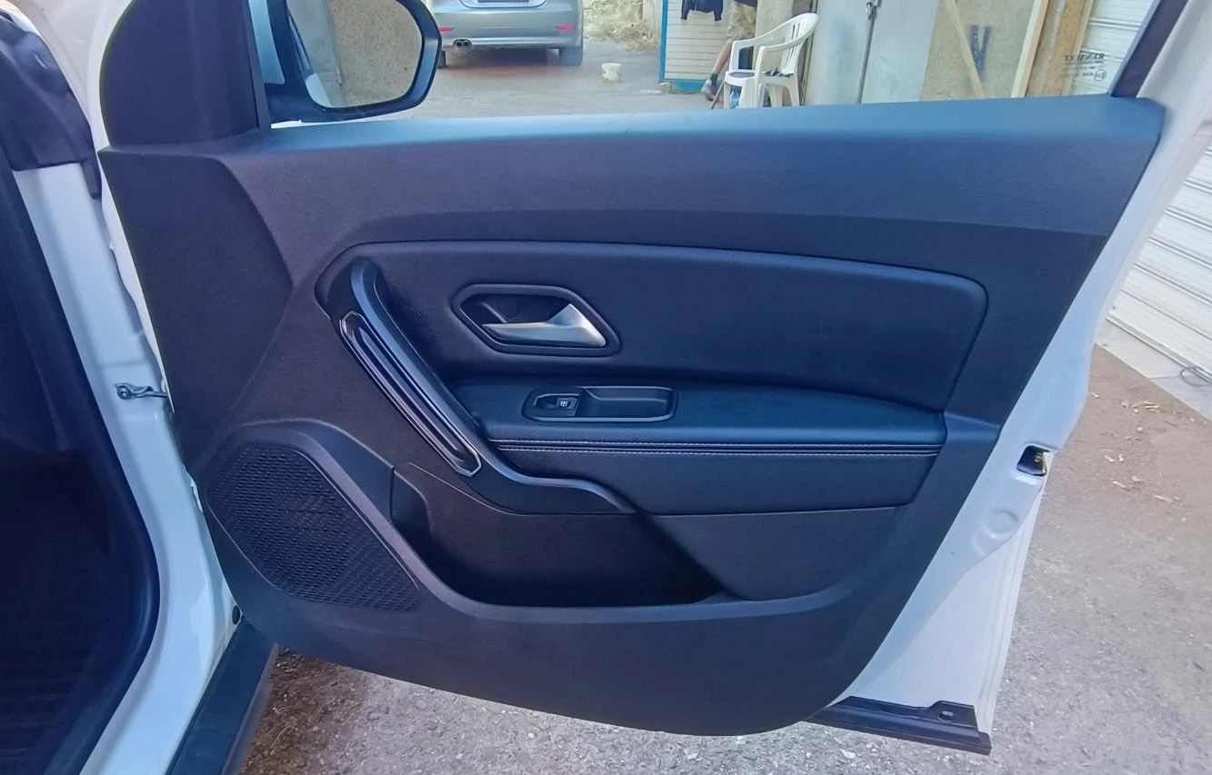 Dacia Duster 1.6 SCe/ LPG, снимка 12 - Автомобили и джипове - 56340243