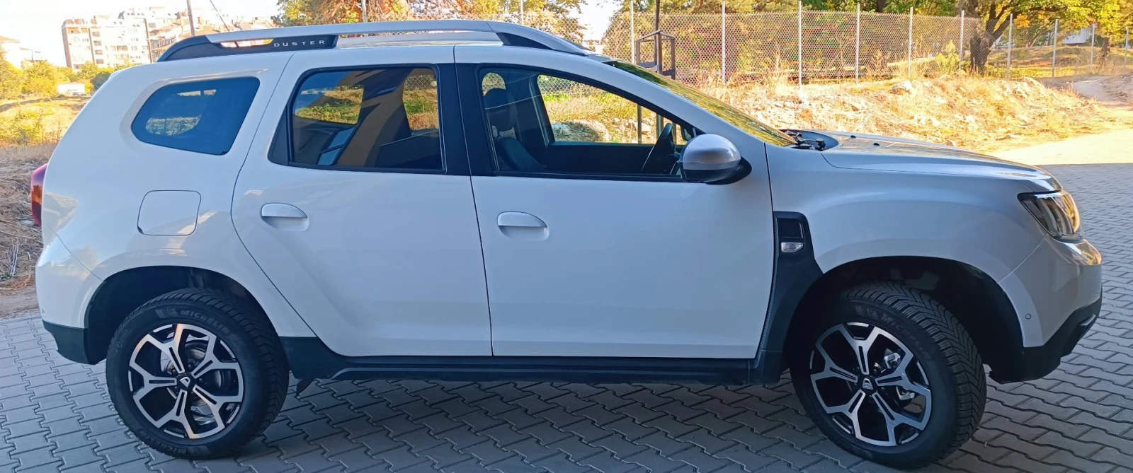 Dacia Duster 1.6 SCe/ LPG, снимка 4 - Автомобили и джипове - 56340243