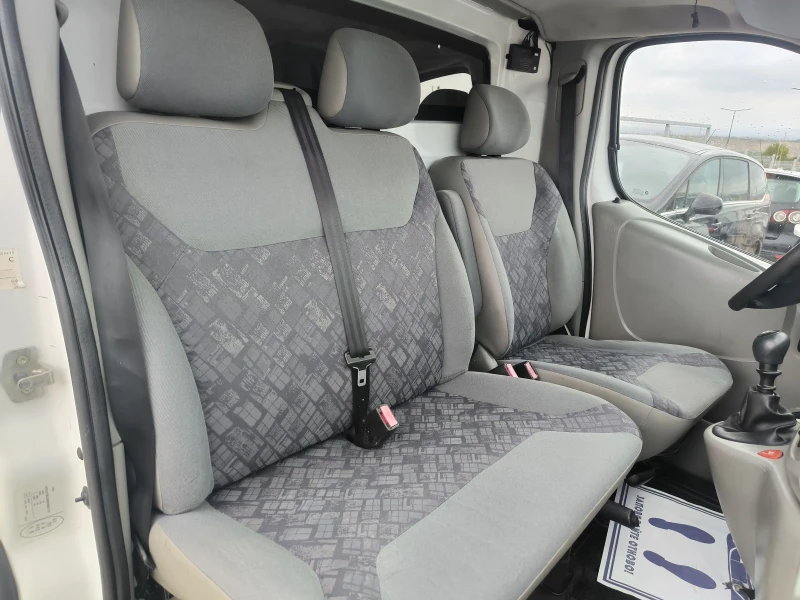 Opel Vivaro 2.5D, снимка 10 - Бусове и автобуси - 51938110