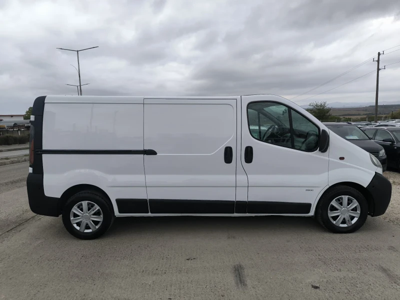 Opel Vivaro 2.5D, снимка 4 - Бусове и автобуси - 51938110