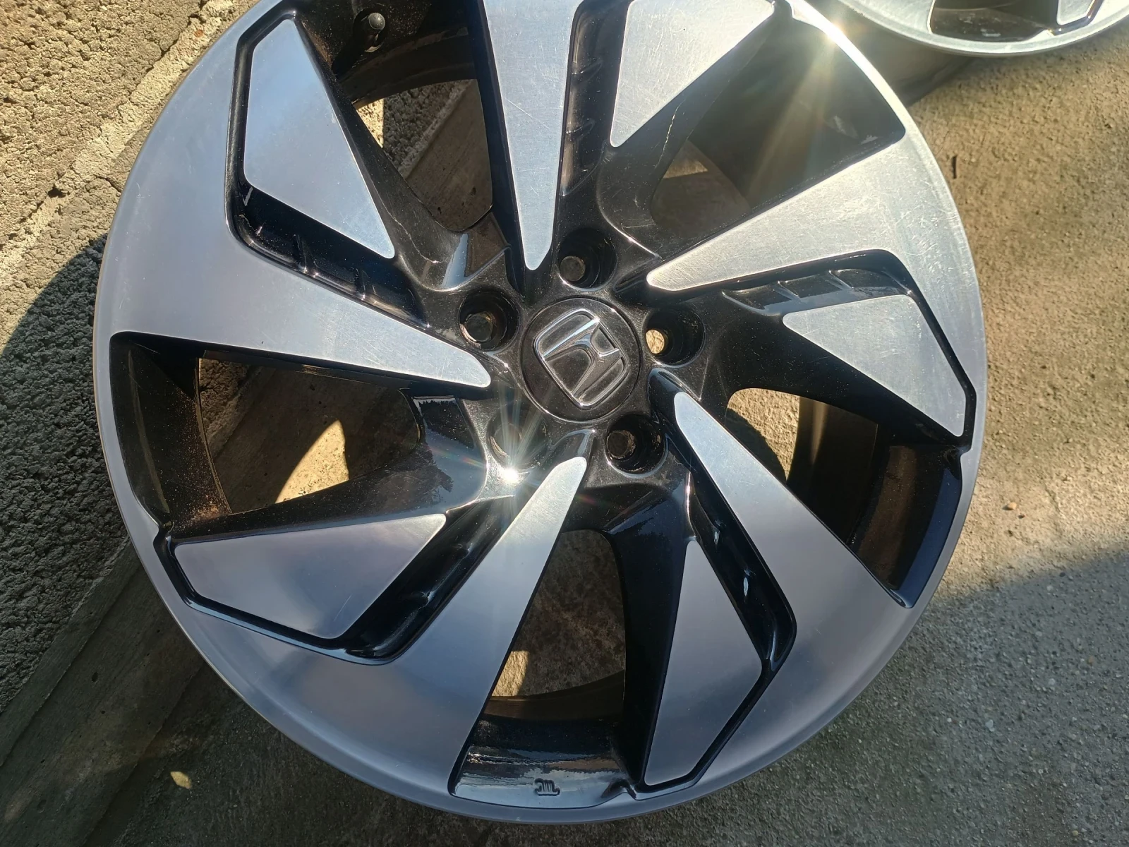 Джанти за Honda Cr-v, снимка 2 - Гуми и джанти - 53756302