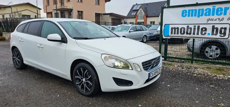 Volvo V60 2.0d D3 163кс Автомат, снимка 3 - Автомобили и джипове - 47960361