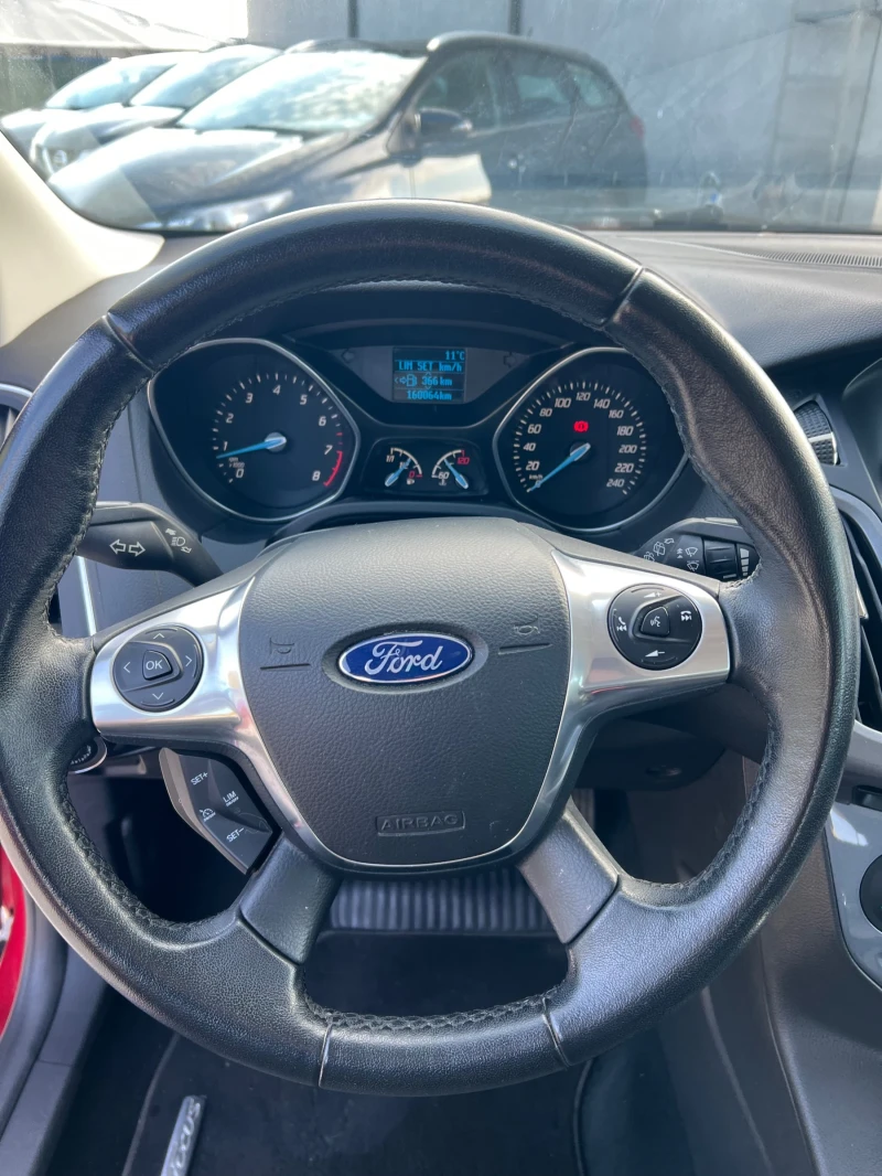 Ford Focus 1.000 бензин 6 скорости Турбо, снимка 16 - Автомобили и джипове - 48500215