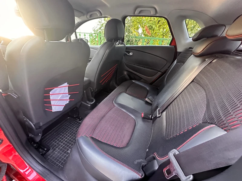 Renault Captur, снимка 5 - Автомобили и джипове - 51800446
