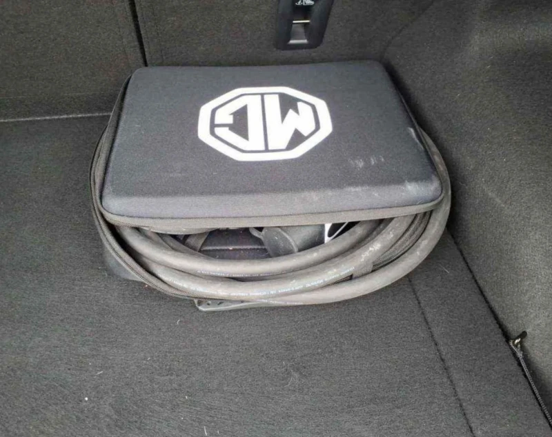 Mg MG4 LUXURY 64 KWh.Kamera.Navi.Led.ACC, снимка 11 - Автомобили и джипове - 52868460