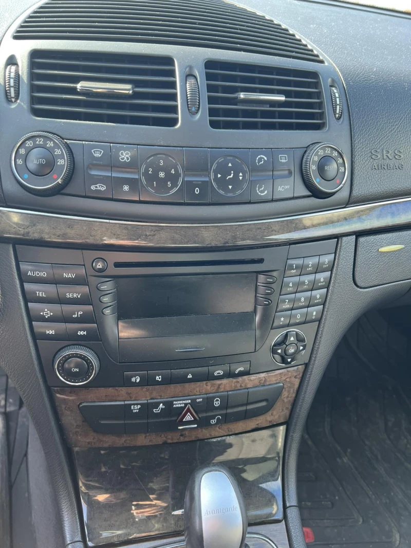 Mercedes-Benz E 270, снимка 7 - Автомобили и джипове - 53157280