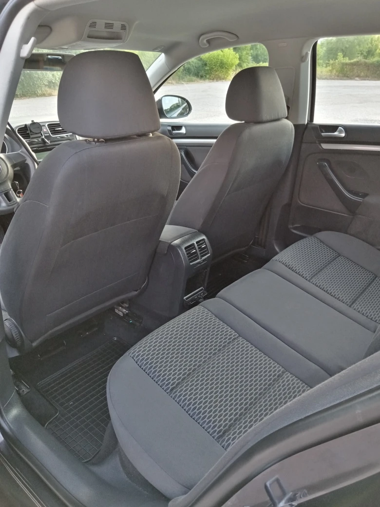 VW Golf 1.6TDi Bluemotion - изображение 10