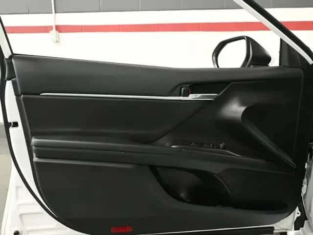 Toyota Camry * SE * CARFAX * CARPLAY * СЛЕДЕНЕ НА ЛЕНТИ, снимка 11 - Автомобили и джипове - 54151035