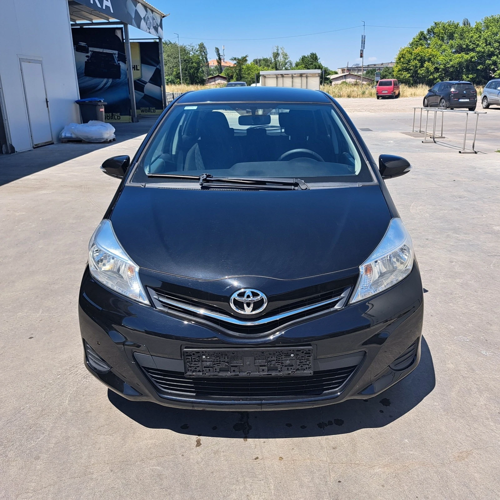 Toyota Yaris 14 d4d 6ск. - изображение 2