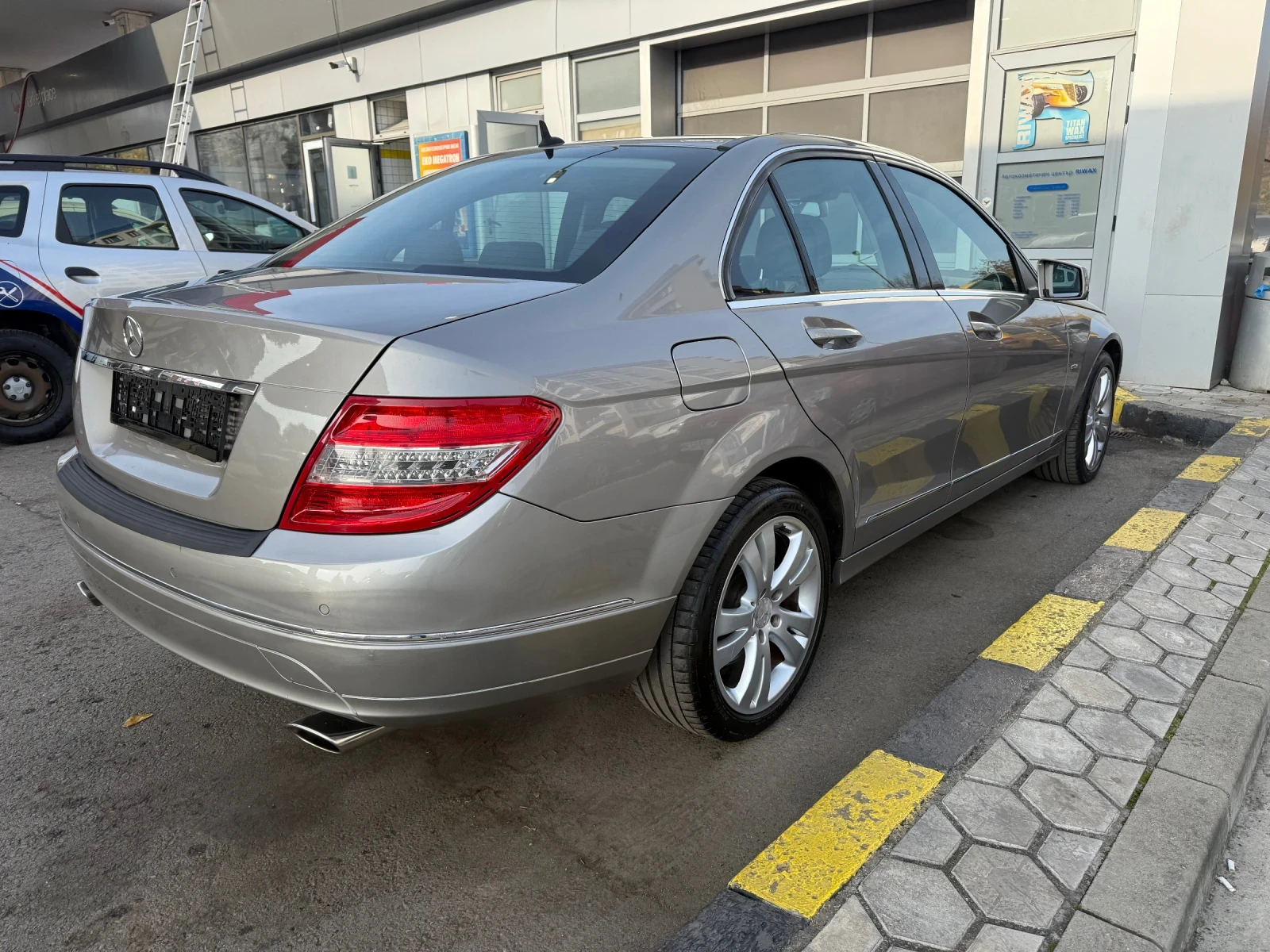 Mercedes-Benz C 350 3.5v6/4x4/Full - изображение 3