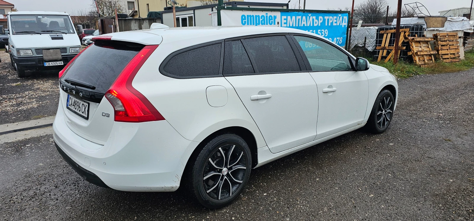 Volvo V60 2.0d D3 163кс Автомат - изображение 5