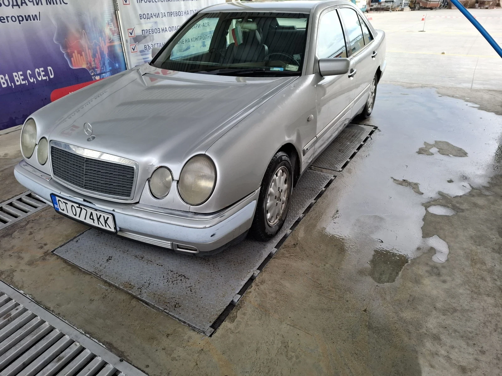 Mercedes-Benz E 200 Газ-бензин - изображение 3