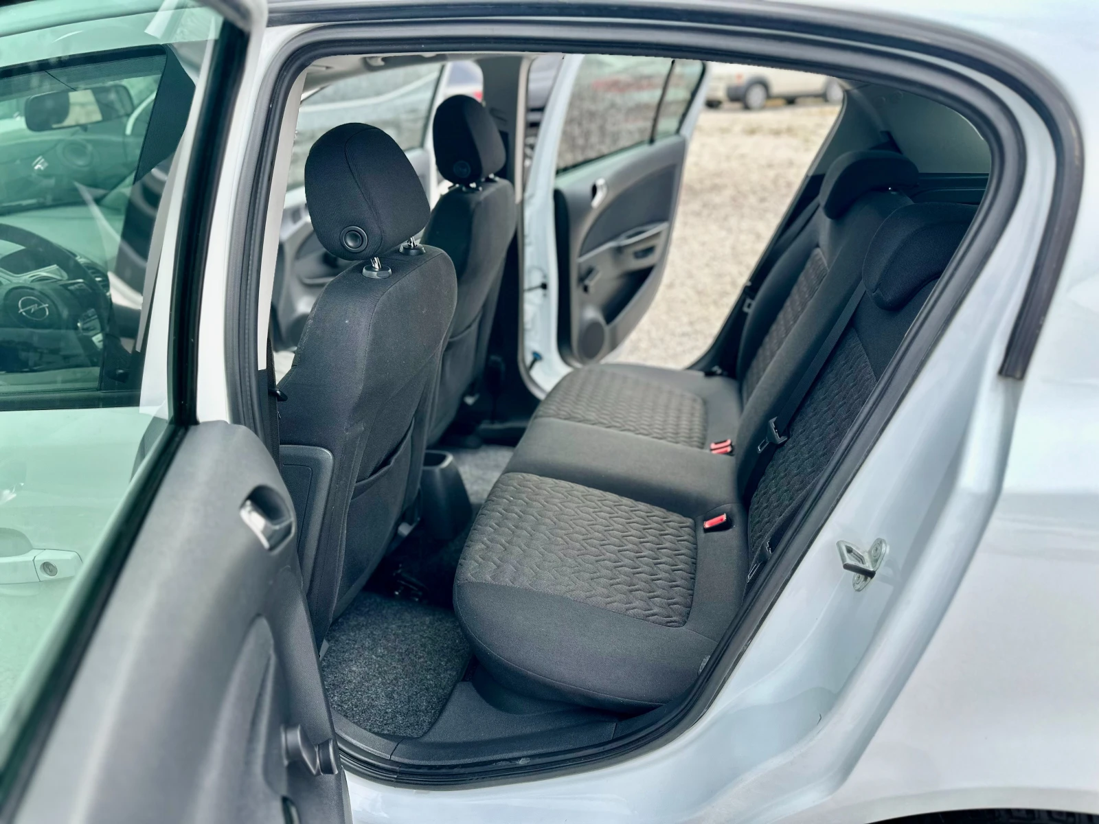 Opel Corsa 1.3CDTI-Euro 5B - изображение 10