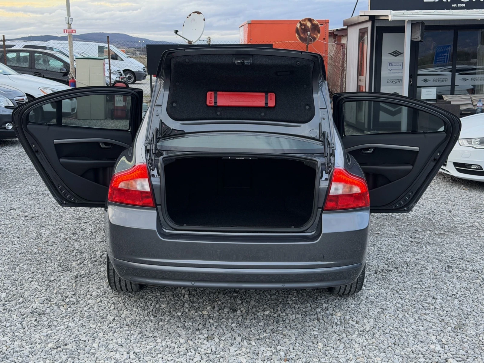 Volvo S80 2.4 D5 185 A 4x4 - изображение 10