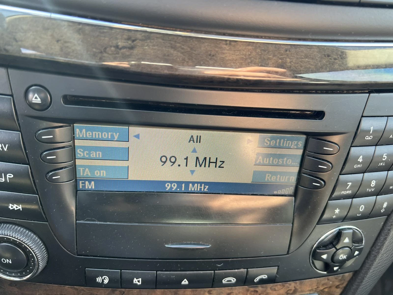 Mercedes-Benz E 270  - изображение 5