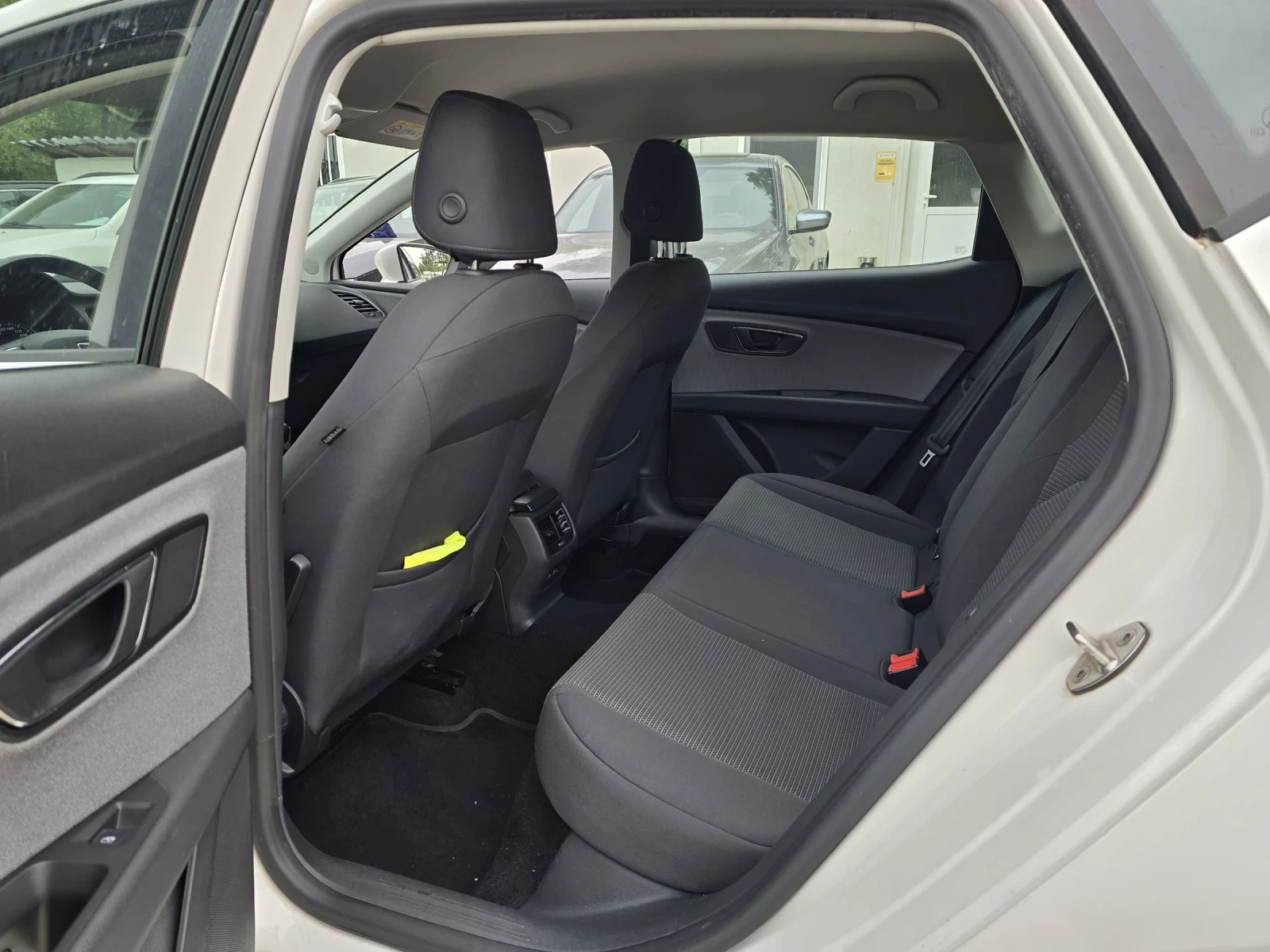 Seat Leon 1.6TDI 115к.с STYLE , снимка 12 - Автомобили и джипове - 53563912