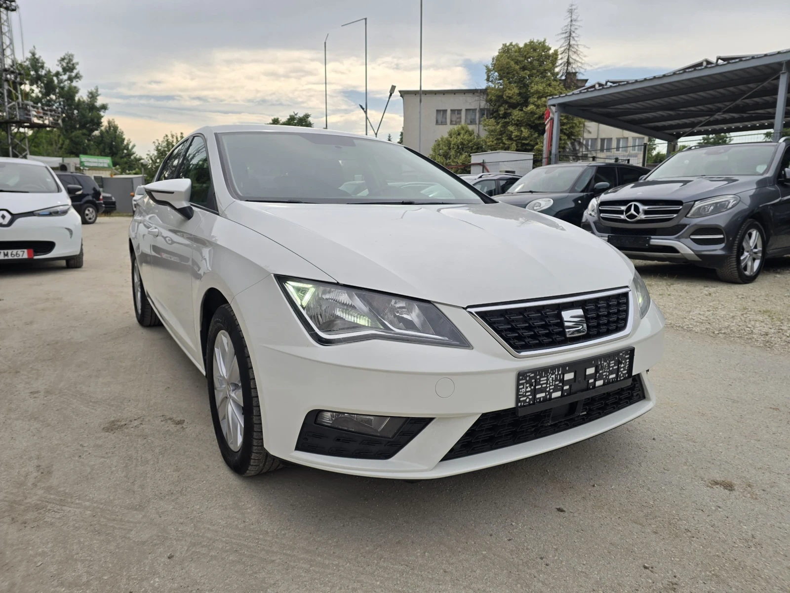 Seat Leon 1.6TDI 115к.с STYLE , снимка 2 - Автомобили и джипове - 53563912