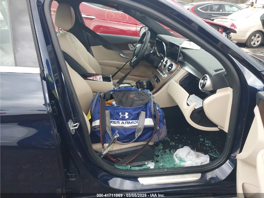 Mercedes-Benz C 300 DIGITAL* BURMESTER* ПОДГРЕВ* КАМЕРА - изображение 5