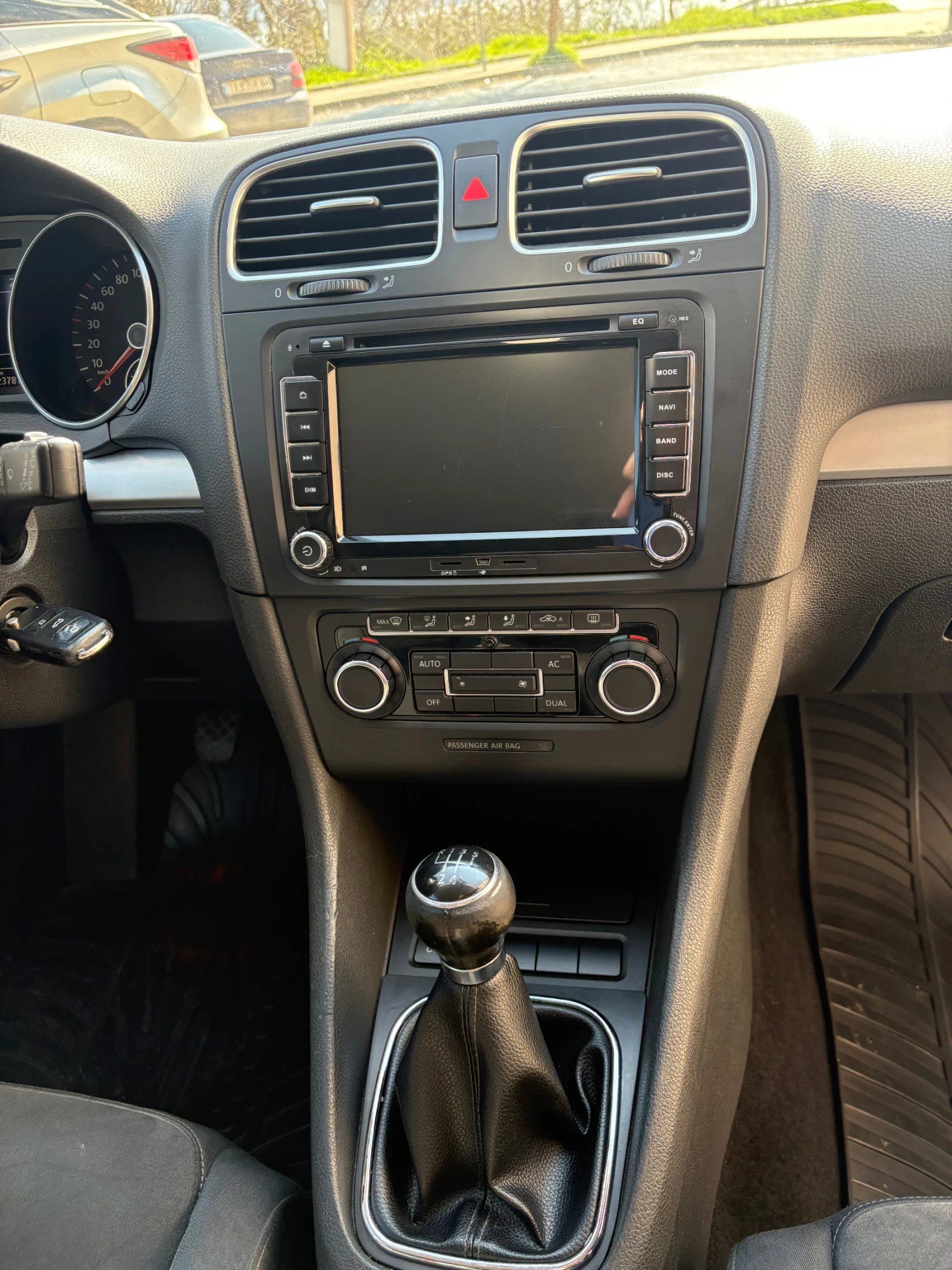 VW Golf 1.6 Bi-Fuel, снимка 7 - Автомобили и джипове - 54059262