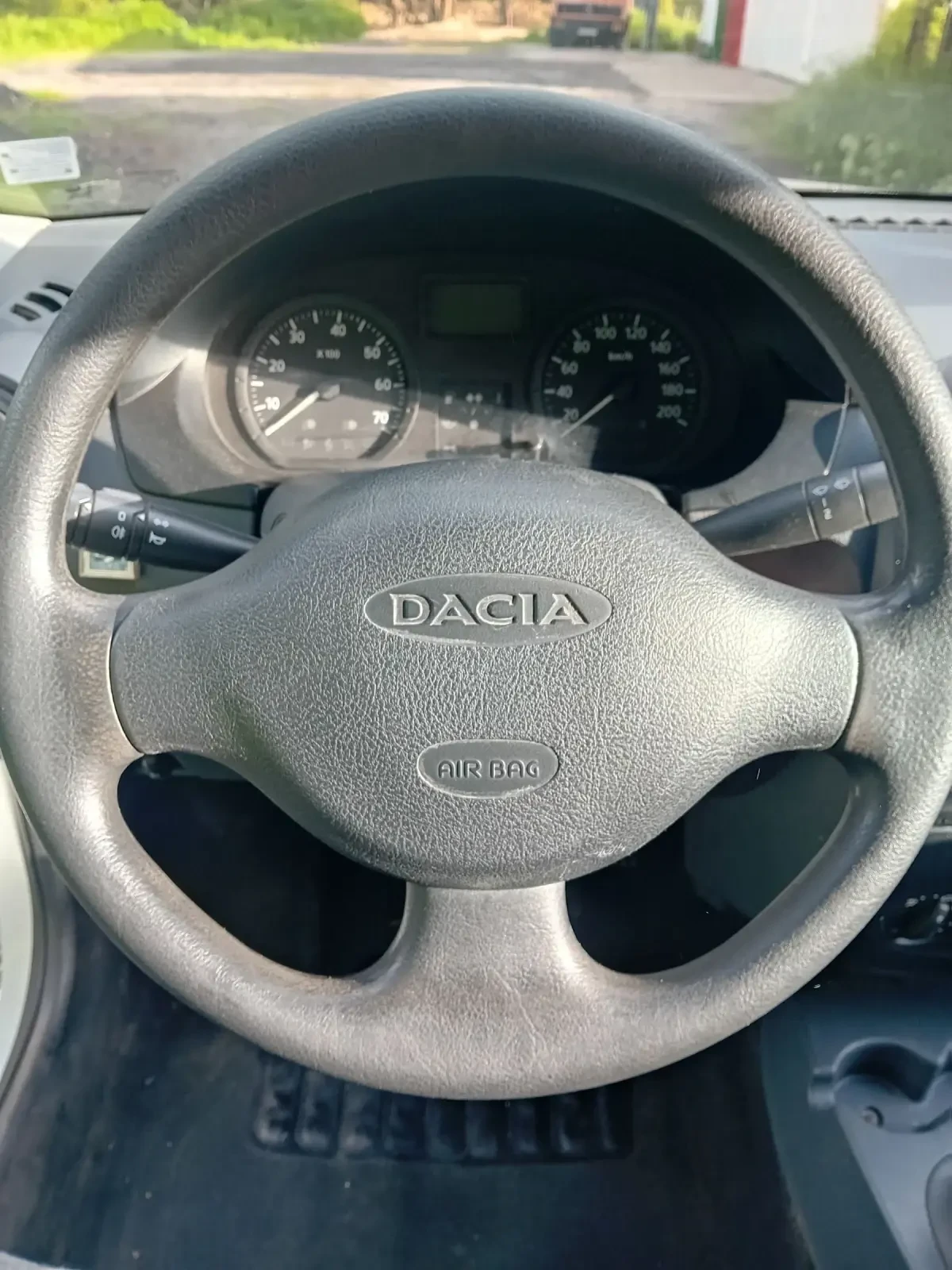 Dacia Logan 1.4 БЕНЗИН ГАЗ 164000 КМ СЕРВИЗНА ИСТОРИЯ, снимка 8 - Автомобили и джипове - 54511439
