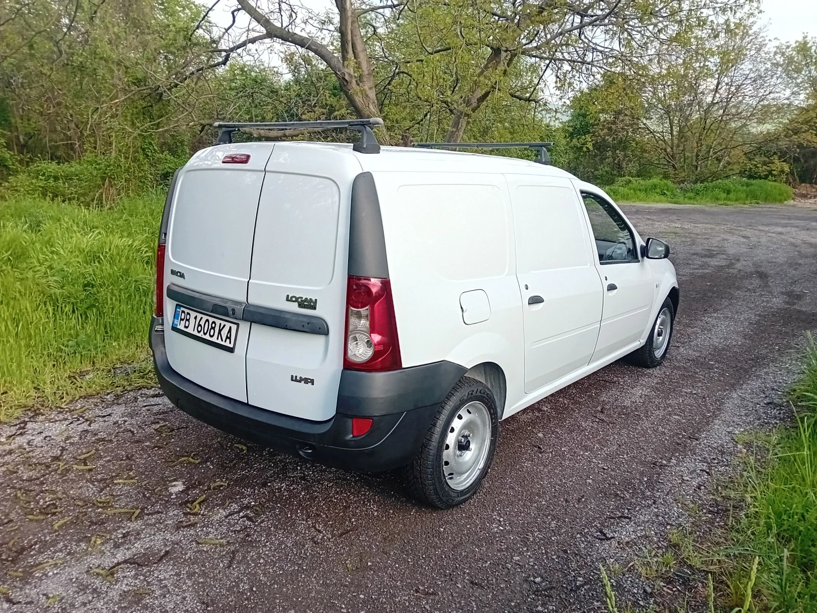 Dacia Logan 1.4 БЕНЗИН ГАЗ 164000 КМ СЕРВИЗНА ИСТОРИЯ, снимка 6 - Автомобили и джипове - 54511439