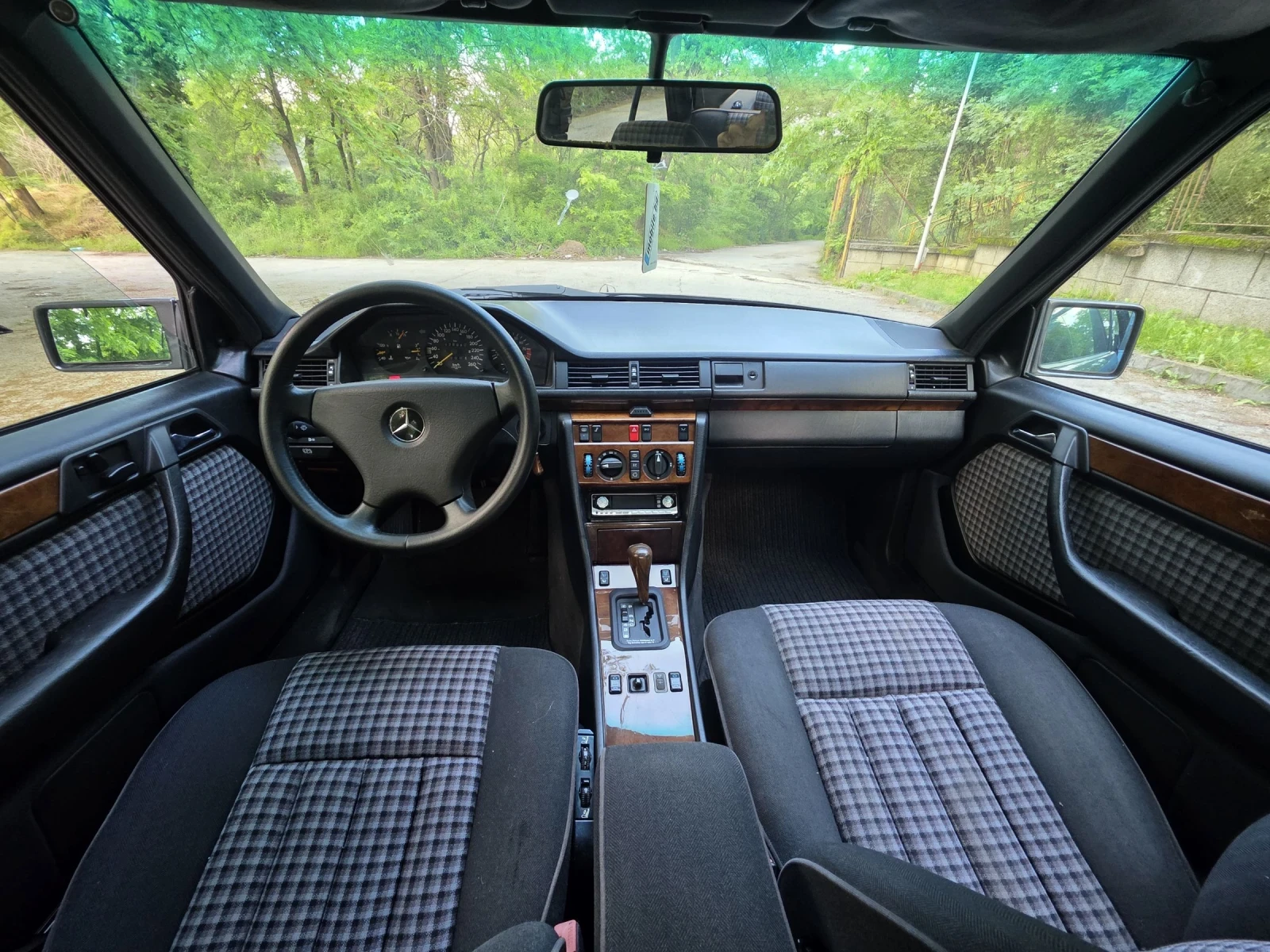 Mercedes-Benz 300 300-24V 220к.с , снимка 8 - Автомобили и джипове - 54672108