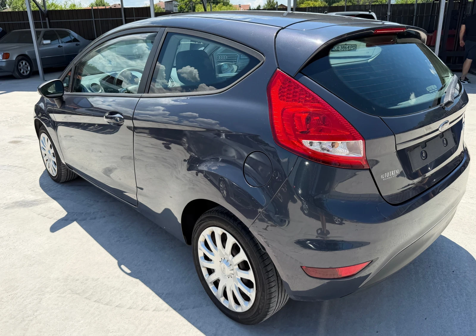 Ford Fiesta 1.2, снимка 6 - Автомобили и джипове - 54982479