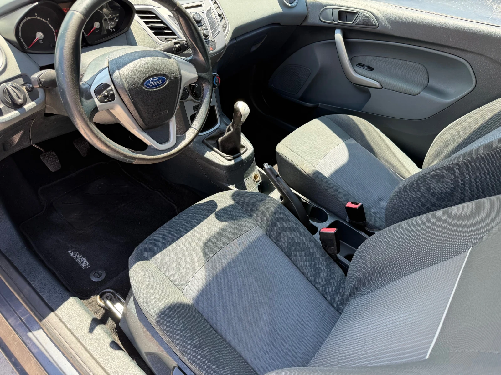 Ford Fiesta 1.2, снимка 7 - Автомобили и джипове - 54982479