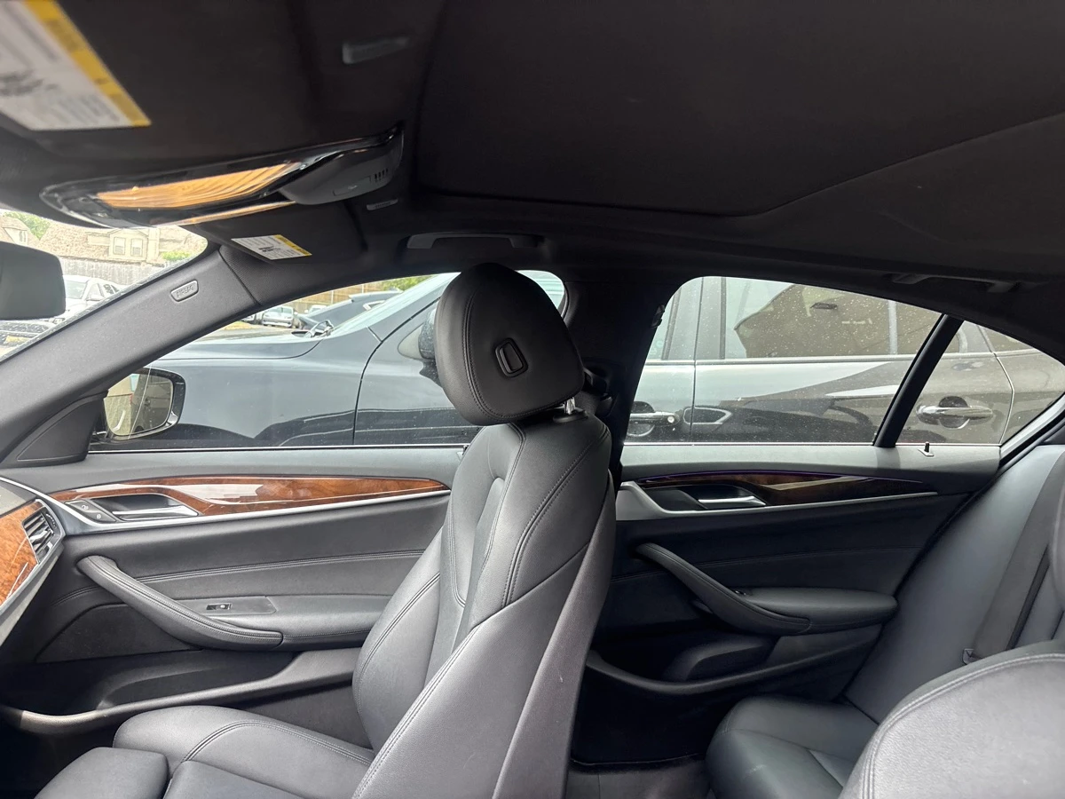 BMW 530 XI , снимка 7 - Автомобили и джипове - 55008365