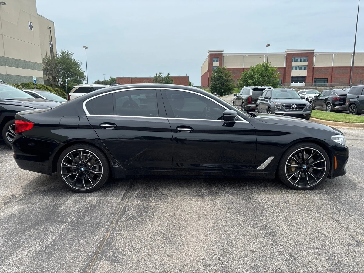 BMW 530 XI , снимка 4 - Автомобили и джипове - 55008365